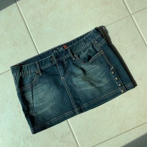 Denim, stretchable skirt